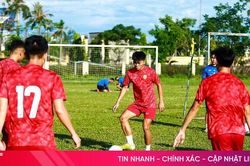 8 cầu thủ trẻ tập luyện cùng đội 1 Hồng Lĩnh Hà Tĩnh